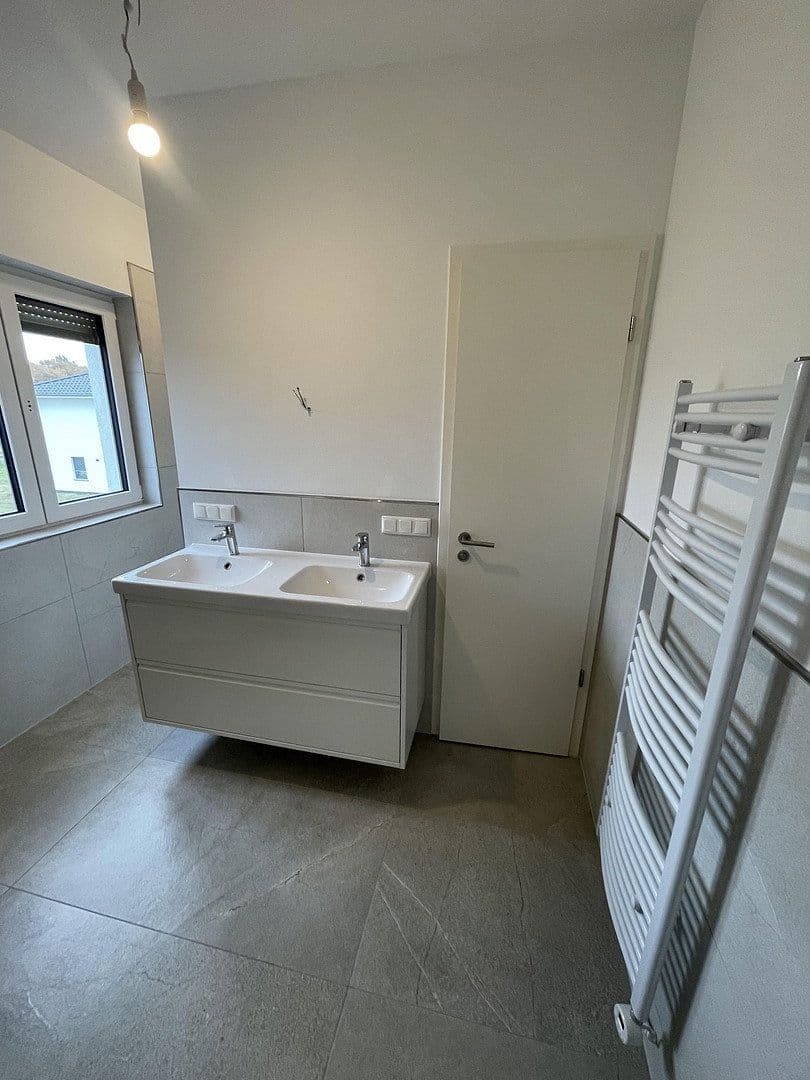 Prenájom domu 130 m², pozemek 300 m², Burgundstraße 22, Ludwigsfelde, Brandenbursko Prenájom domu 130 m², pozemek 300 m², Burgundstraße 22, Ludwigsfelde, Brandenbursko