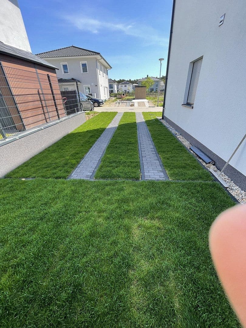 Prenájom domu 130 m², pozemek 300 m², Burgundstraße 22, Ludwigsfelde, Brandenbursko Prenájom domu 130 m², pozemek 300 m², Burgundstraße 22, Ludwigsfelde, Brandenbursko