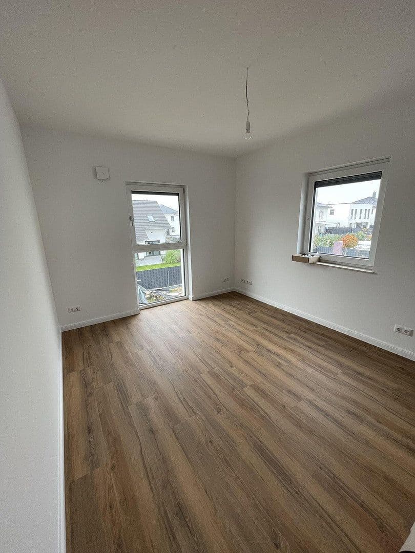 Prenájom domu 130 m², pozemek 300 m², Burgundstraße 22, Ludwigsfelde, Brandenbursko Prenájom domu 130 m², pozemek 300 m², Burgundstraße 22, Ludwigsfelde, Brandenbursko