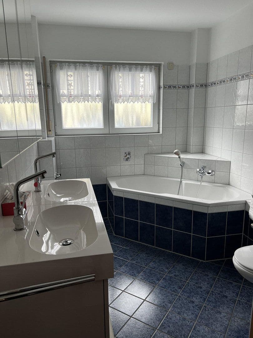 Predaj bytu 5-izbový 121 m², Mühlheim am Main, Hesensko Predaj bytu 5-izbový 121 m², Mühlheim am Main, Hesensko