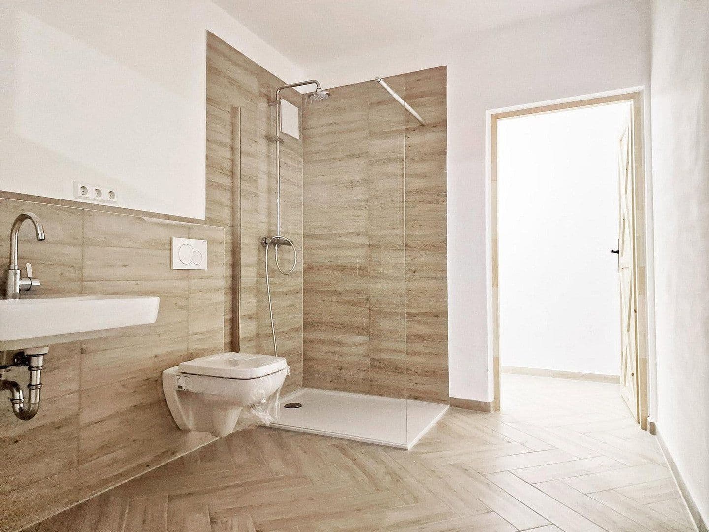 Prenájom bytu 4-izbový 128 m², Am Küsterberg 6A, Wolfsburg, Dolné Sasko Prenájom bytu 4-izbový 128 m², Am Küsterberg 6A, Wolfsburg, Dolné Sasko
