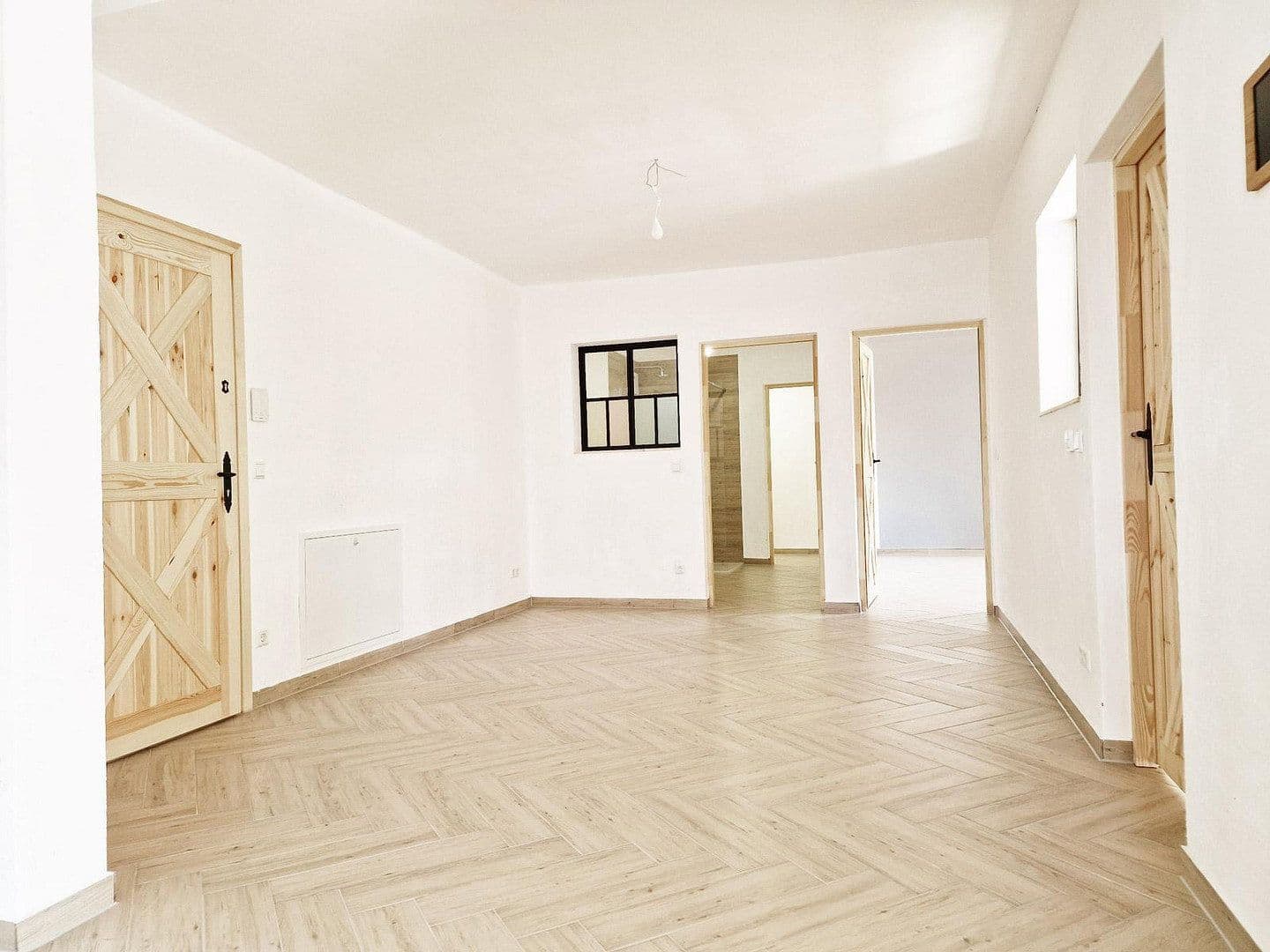 Prenájom bytu 4-izbový 128 m², Am Küsterberg 6A, Wolfsburg, Dolné Sasko Prenájom bytu 4-izbový 128 m², Am Küsterberg 6A, Wolfsburg, Dolné Sasko