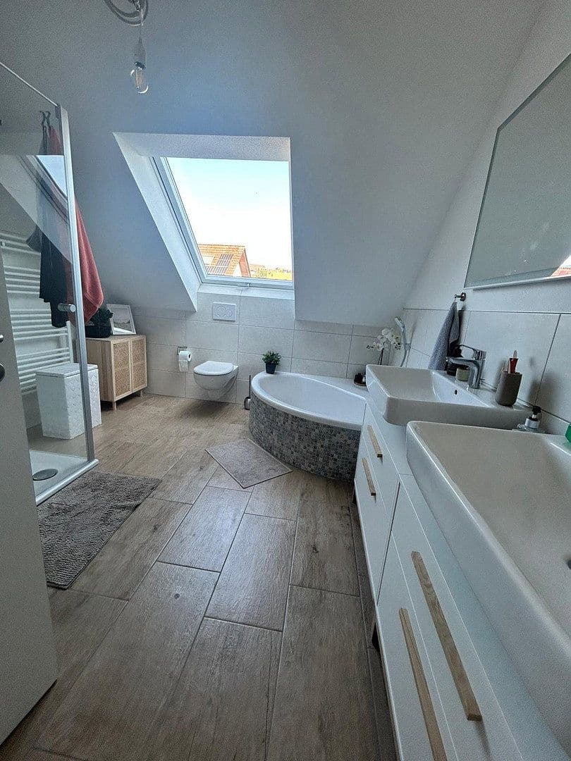 Prenájom domu 144 m², pozemek 269 m², Haibach, Bavorsko Prenájom domu 144 m², pozemek 269 m², Haibach, Bavorsko