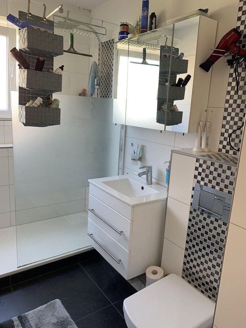 Prenájom bytu 4-izbový 97 m², Glaserstr. 11, Frankfurt am Main Oberrad, Hesensko Prenájom bytu 4-izbový 97 m², Glaserstr. 11, Frankfurt am Main Oberrad, Hesensko