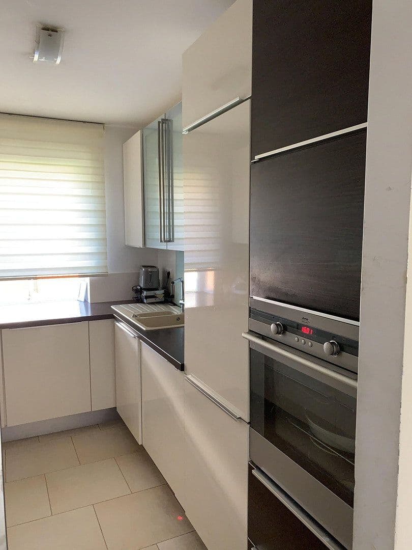 Prenájom bytu 4-izbový 97 m², Glaserstr. 11, Frankfurt am Main Oberrad, Hesensko Prenájom bytu 4-izbový 97 m², Glaserstr. 11, Frankfurt am Main Oberrad, Hesensko