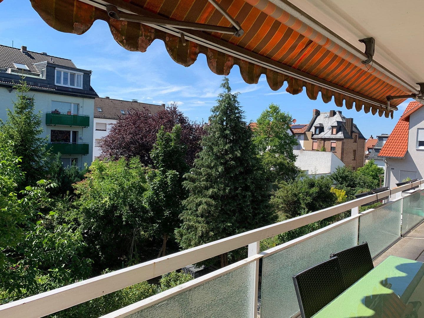 Prenájom bytu 4-izbový 97 m², Glaserstr. 11, Frankfurt am Main Oberrad, Hesensko Prenájom bytu 4-izbový 97 m², Glaserstr. 11, Frankfurt am Main Oberrad, Hesensko