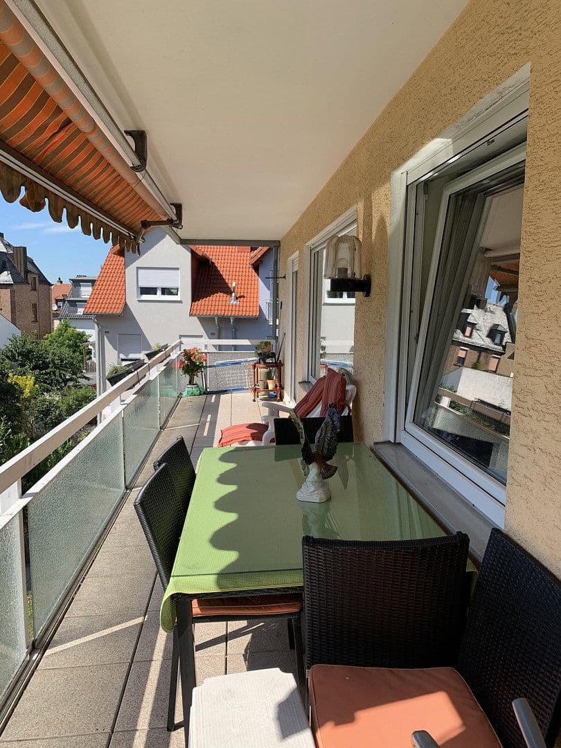 Prenájom bytu 4-izbový 97 m², Glaserstr. 11, Frankfurt am Main Oberrad, Hesensko Prenájom bytu 4-izbový 97 m², Glaserstr. 11, Frankfurt am Main Oberrad, Hesensko
