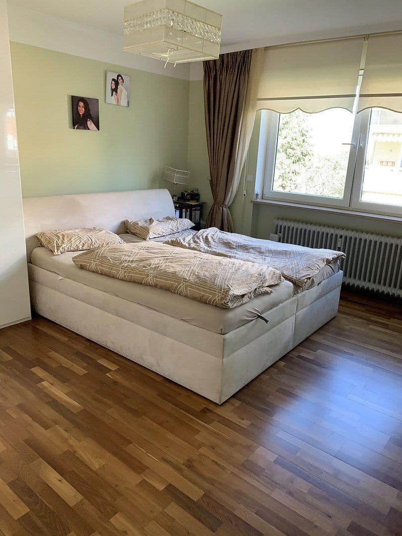 Prenájom bytu 4-izbový 97 m², Glaserstr. 11, Frankfurt am Main Oberrad, Hesensko Prenájom bytu 4-izbový 97 m², Glaserstr. 11, Frankfurt am Main Oberrad, Hesensko