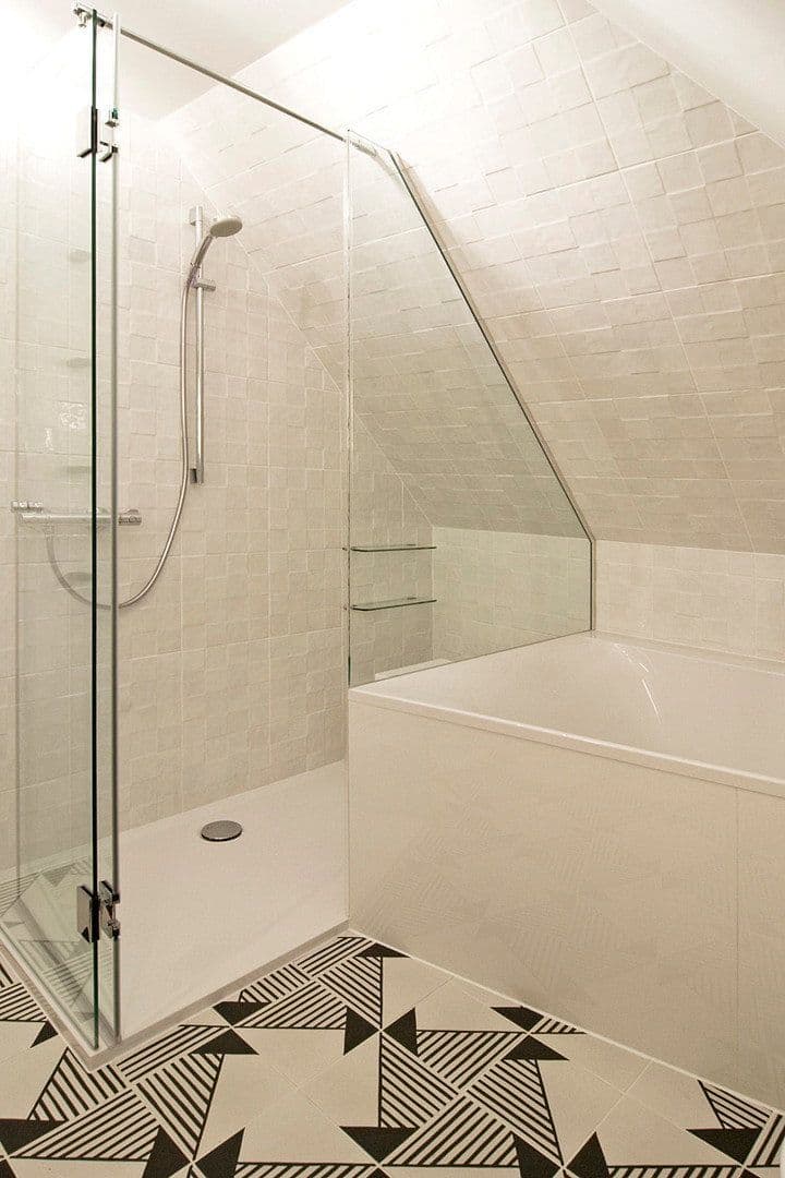 Prenájom bytu 2-izbový 74 m², Heidelberg, Bádensko-Wurttembersko Prenájom bytu 2-izbový 74 m², Heidelberg, Bádensko-Wurttembersko