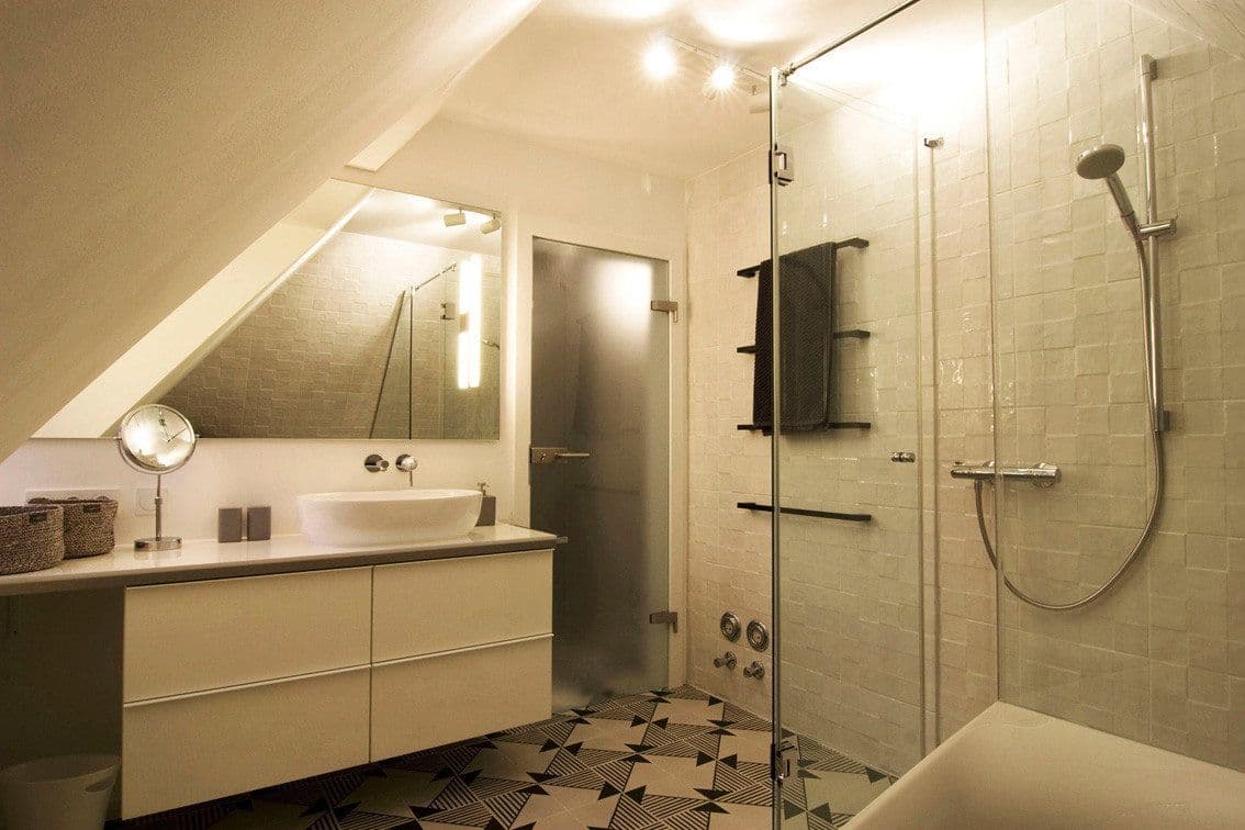 Prenájom bytu 2-izbový 74 m², Heidelberg, Bádensko-Wurttembersko Prenájom bytu 2-izbový 74 m², Heidelberg, Bádensko-Wurttembersko