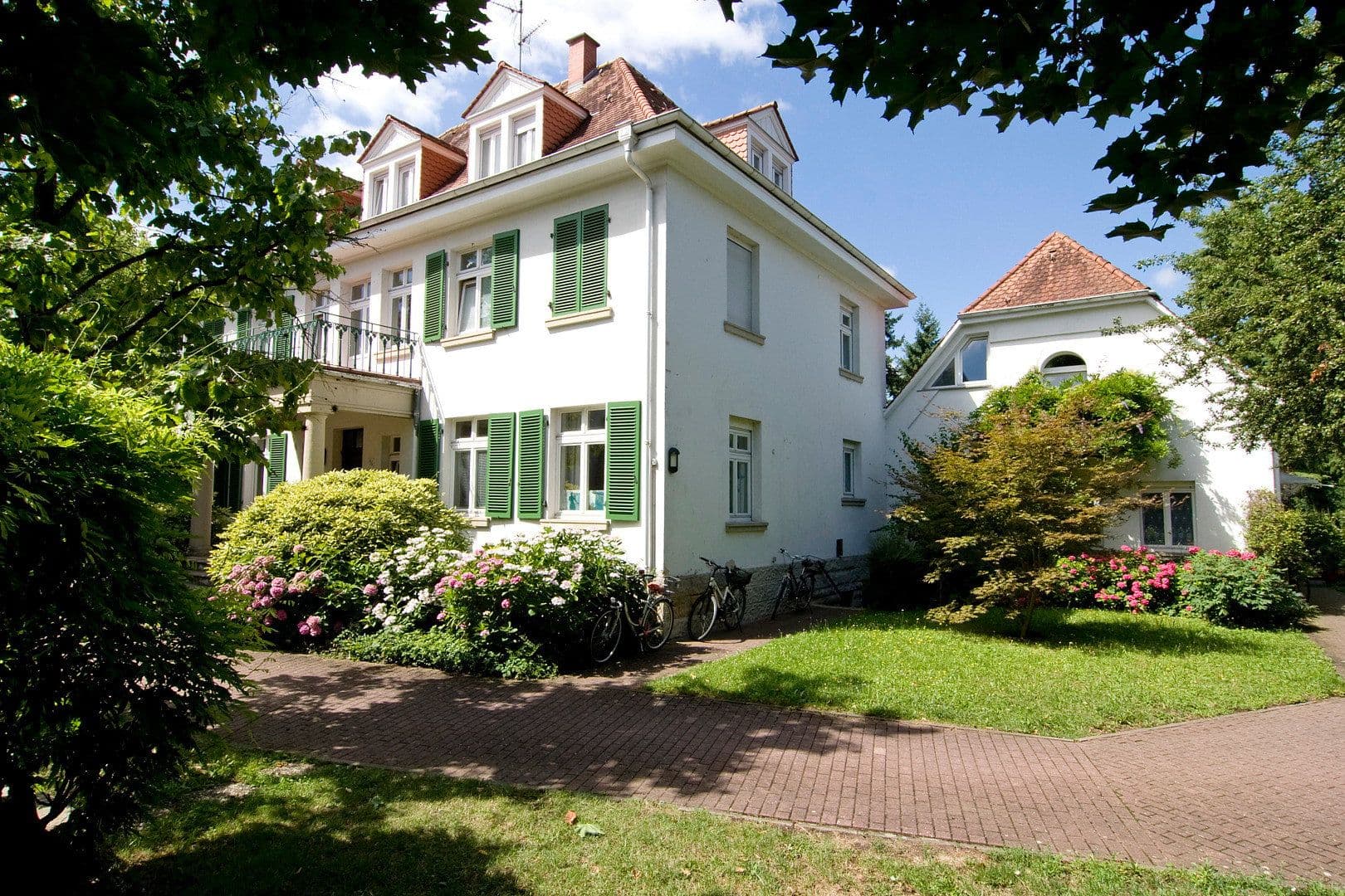 Prenájom bytu 2-izbový 74 m², Heidelberg, Bádensko-Wurttembersko Prenájom bytu 2-izbový 74 m², Heidelberg, Bádensko-Wurttembersko