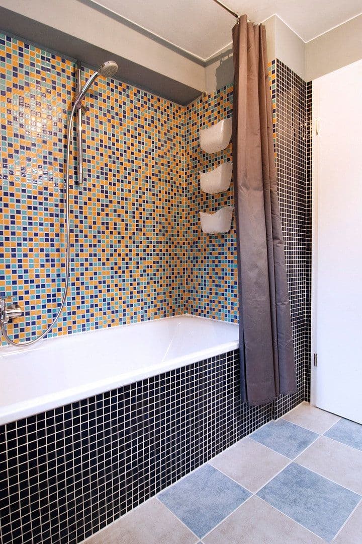 Prenájom bytu 2-izbový 80 m², Heidelberg, Bádensko-Wurttembersko Prenájom bytu 2-izbový 80 m², Heidelberg, Bádensko-Wurttembersko