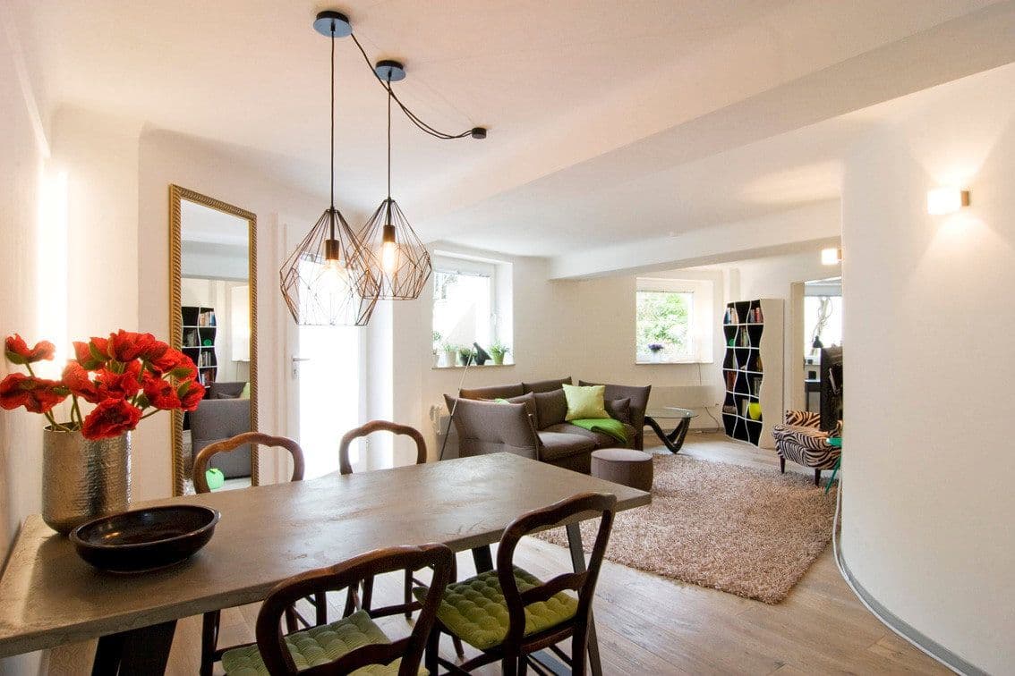 Prenájom bytu 2-izbový 80 m², Heidelberg, Bádensko-Wurttembersko Prenájom bytu 2-izbový 80 m², Heidelberg, Bádensko-Wurttembersko