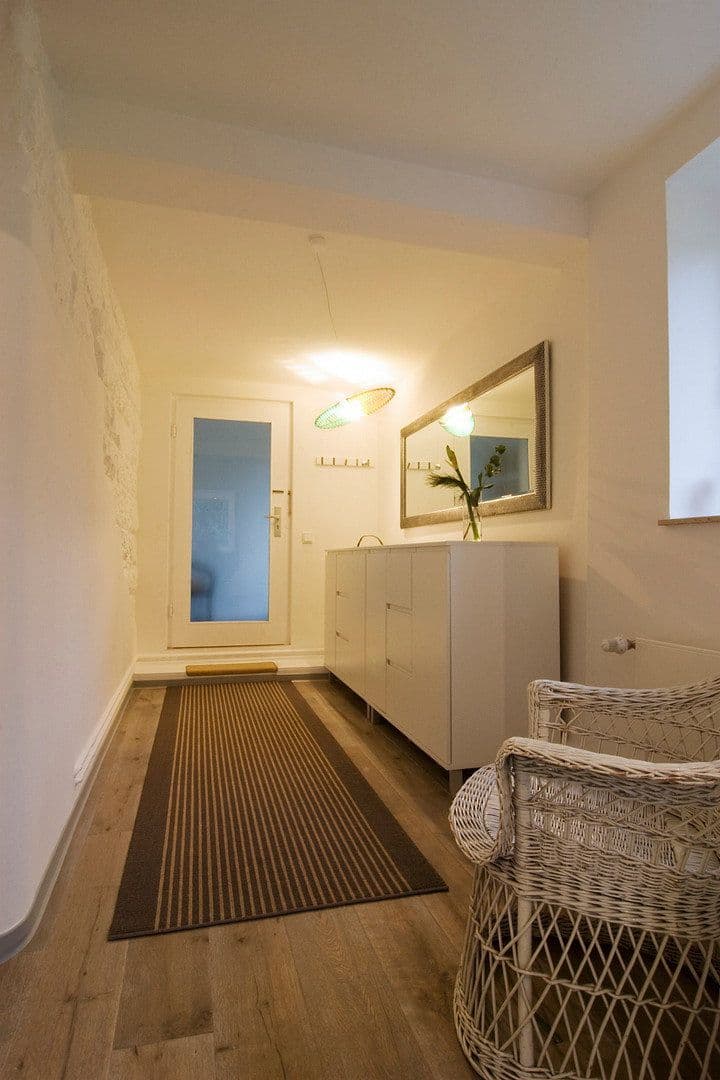 Prenájom bytu 2-izbový 80 m², Heidelberg, Bádensko-Wurttembersko Prenájom bytu 2-izbový 80 m², Heidelberg, Bádensko-Wurttembersko