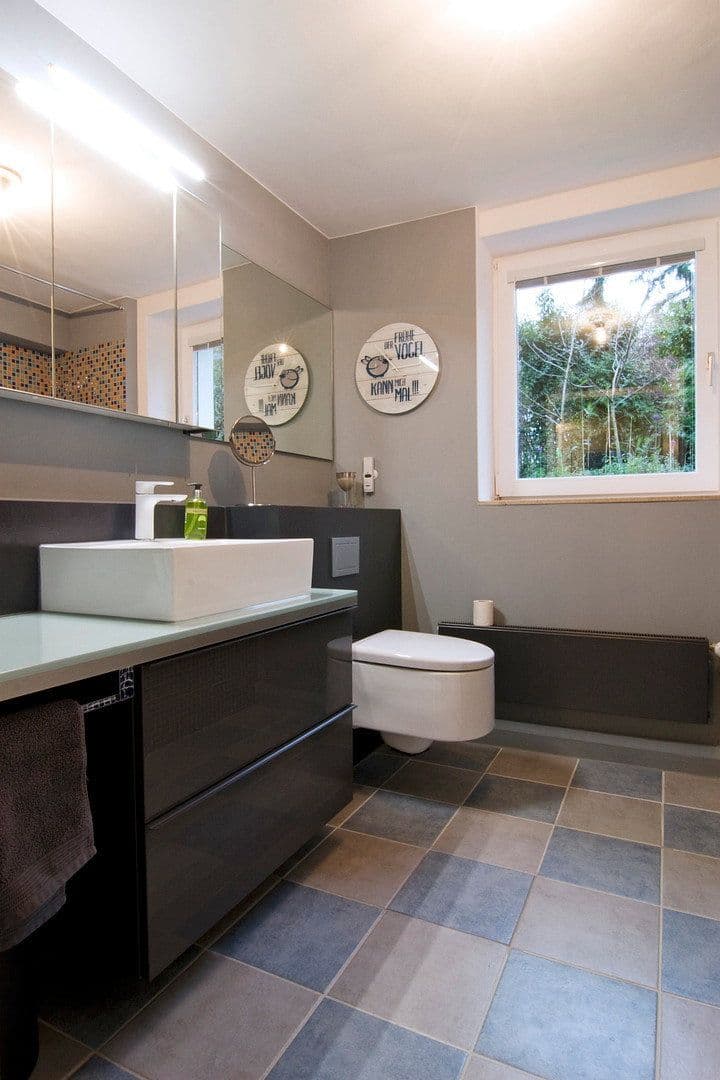 Prenájom bytu 2-izbový 80 m², Heidelberg, Bádensko-Wurttembersko Prenájom bytu 2-izbový 80 m², Heidelberg, Bádensko-Wurttembersko
