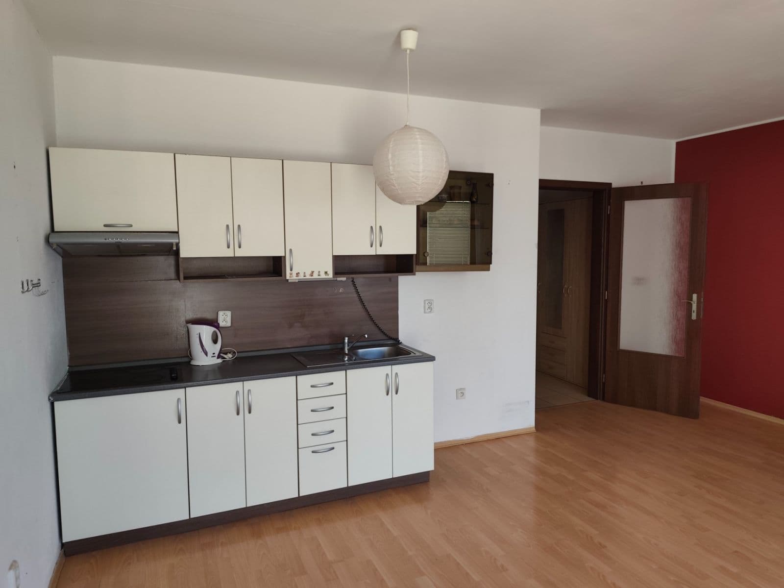 Prenájom bytu 1-izbový 36 m², Resselovo náměstí, Chrudim, Pardubický kraj Prenájom bytu 1-izbový 36 m², Resselovo náměstí, Chrudim, Pardubický kraj