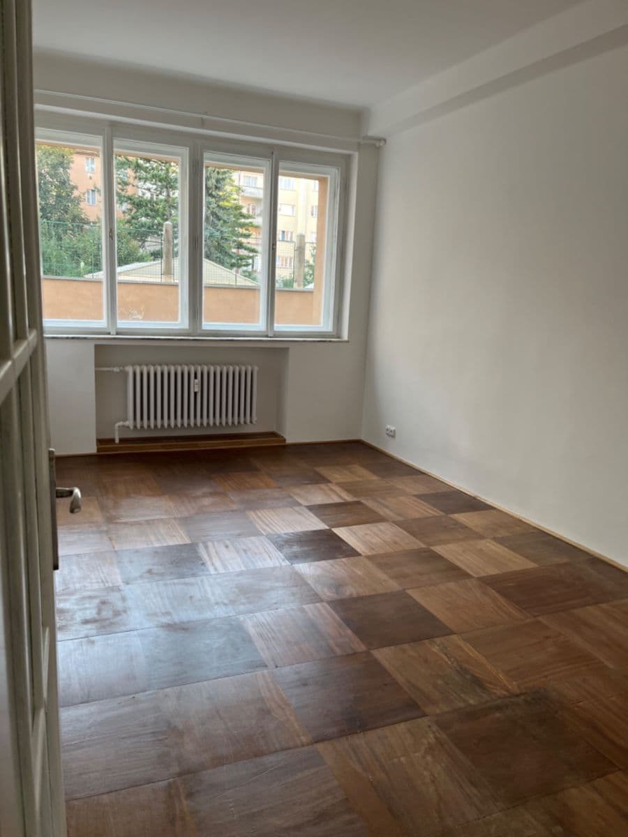 Prenájom bytu 1-izbový 40 m², Puškinovo náměstí, Praha, Praha Prenájom bytu 1-izbový 40 m², Puškinovo náměstí, Praha, Praha