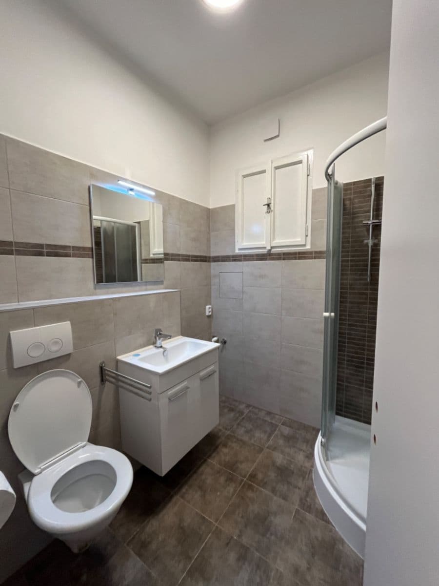 Prenájom bytu 1-izbový 40 m², Puškinovo náměstí, Praha, Praha Prenájom bytu 1-izbový 40 m², Puškinovo náměstí, Praha, Praha