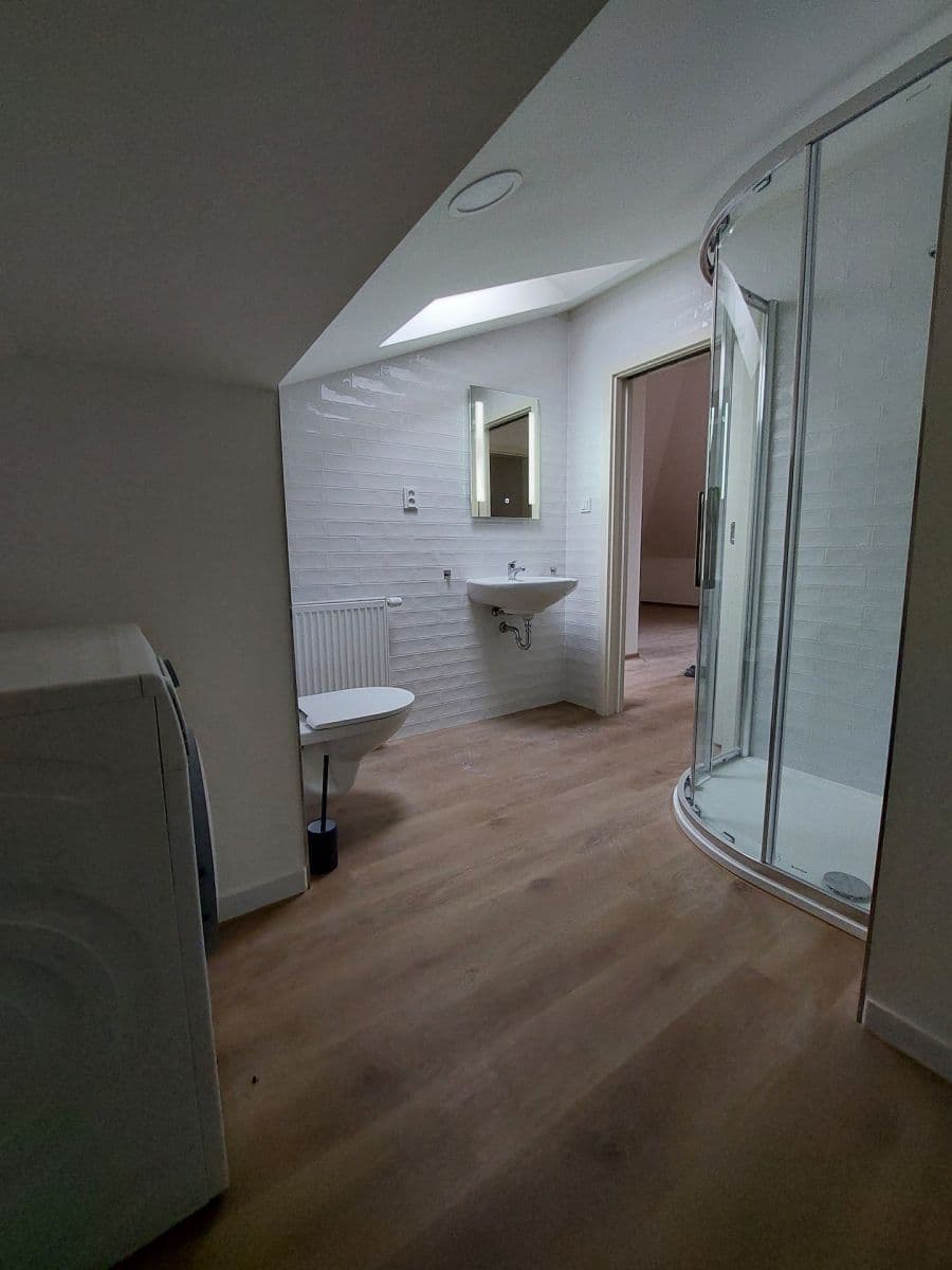Prenájom bytu 3-izbový 602 m², K Novému dvoru, Praha, Praha Prenájom bytu 3-izbový 602 m², K Novému dvoru, Praha, Praha