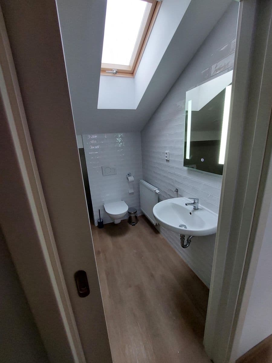 Prenájom bytu 3-izbový 602 m², K Novému dvoru, Praha, Praha Prenájom bytu 3-izbový 602 m², K Novému dvoru, Praha, Praha