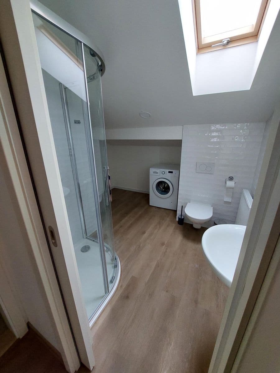 Prenájom bytu 3-izbový 602 m², K Novému dvoru, Praha, Praha Prenájom bytu 3-izbový 602 m², K Novému dvoru, Praha, Praha