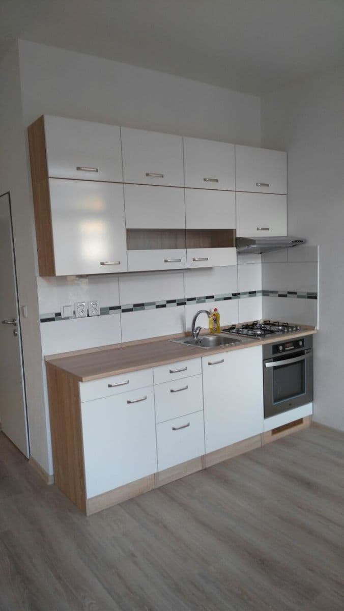 Prenájom bytu 1-izbový 22 m², Chlumova, Jihlava, Kraj Vysočina Prenájom bytu 1-izbový 22 m², Chlumova, Jihlava, Kraj Vysočina