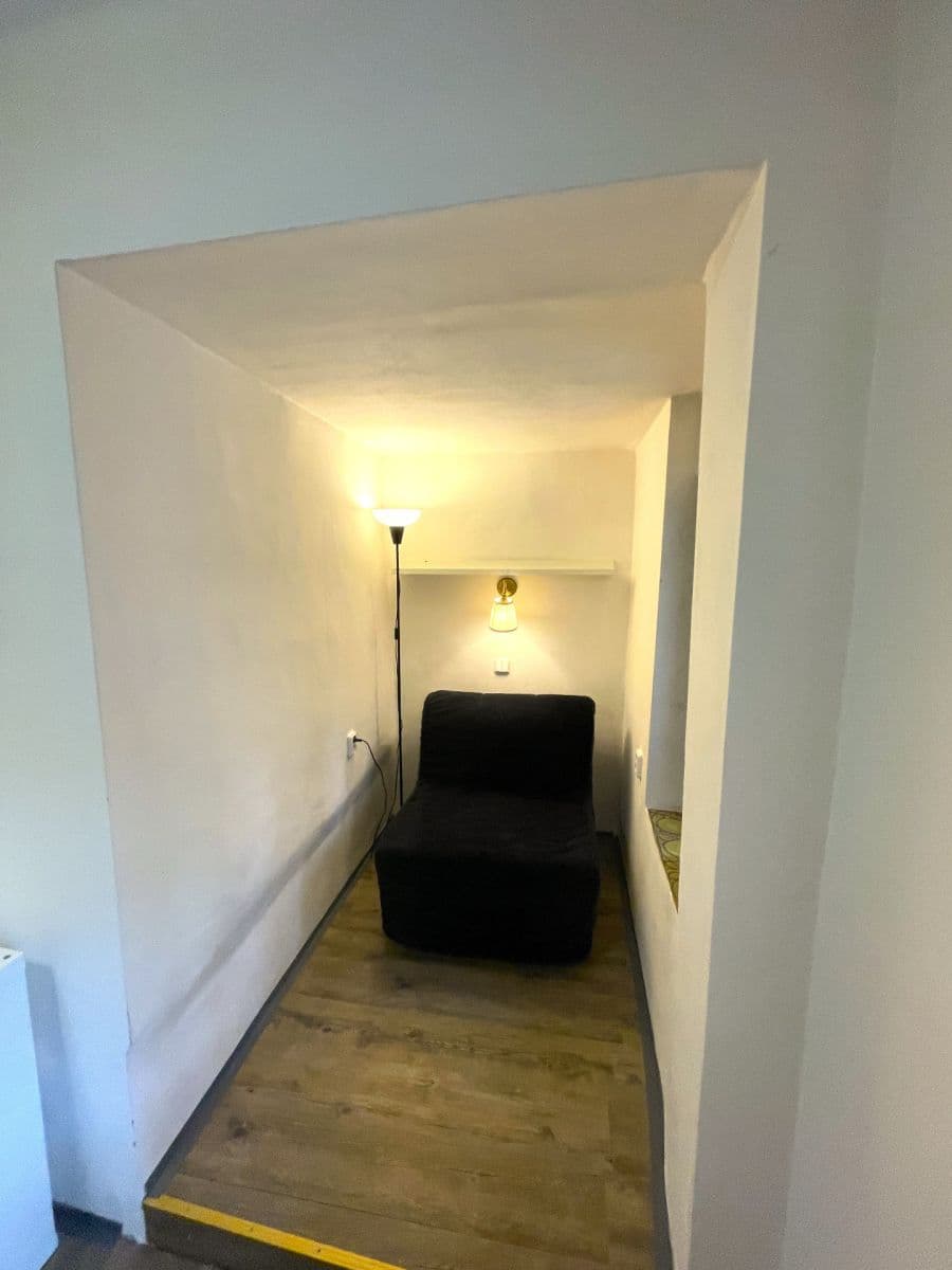 Prenájom bytu 1-izbový 18 m², Na Cikánce, Praha, Praha Prenájom bytu 1-izbový 18 m², Na Cikánce, Praha, Praha