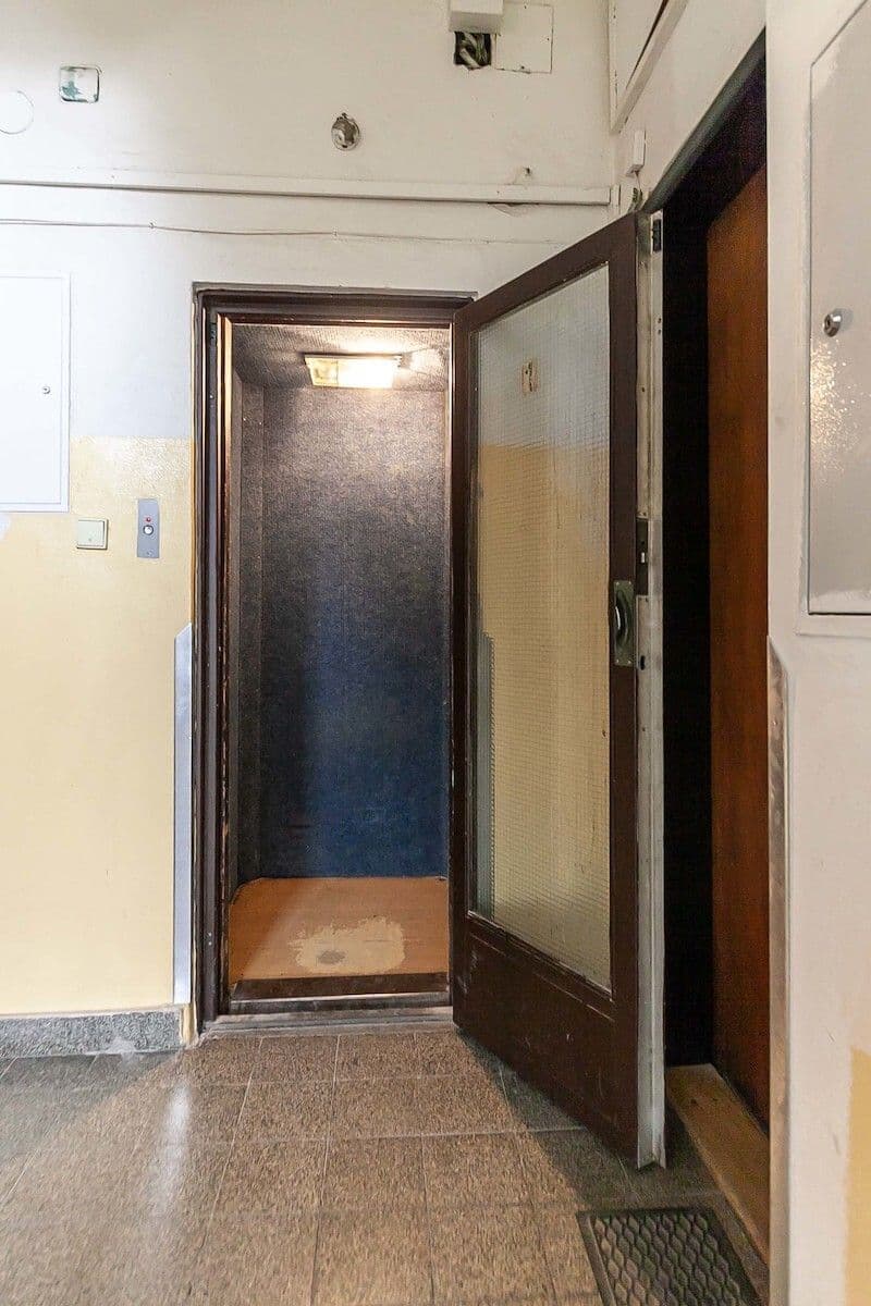Predaj bytu 2-izbový 57 m², U Elektrárny, Praha, Praha Predaj bytu 2-izbový 57 m², U Elektrárny, Praha, Praha