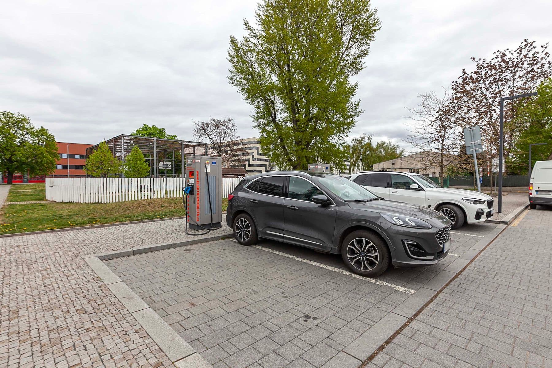 Predaj bytu 2-izbový 57 m², U Elektrárny, Praha, Praha Predaj bytu 2-izbový 57 m², U Elektrárny, Praha, Praha