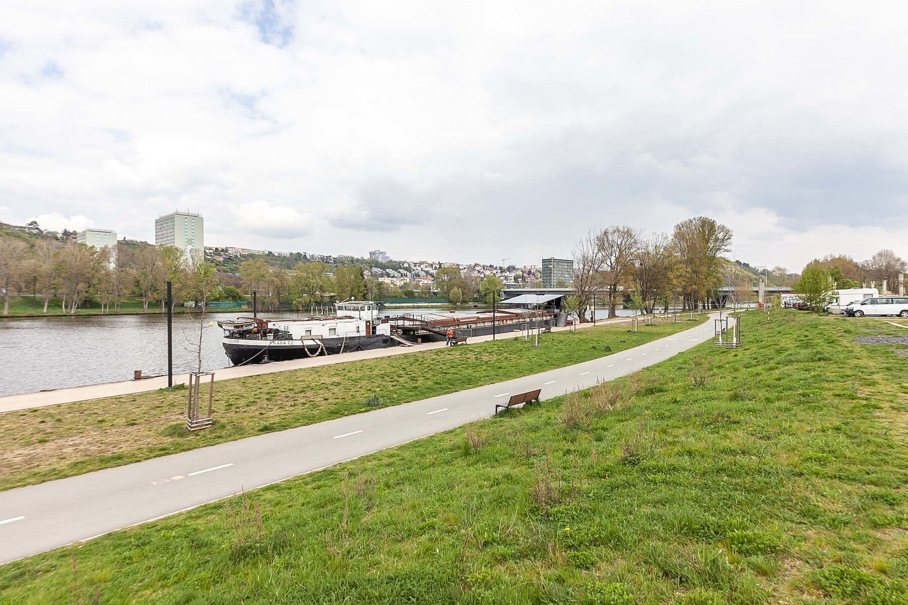 Predaj bytu 2-izbový 57 m², U Elektrárny, Praha, Praha Predaj bytu 2-izbový 57 m², U Elektrárny, Praha, Praha