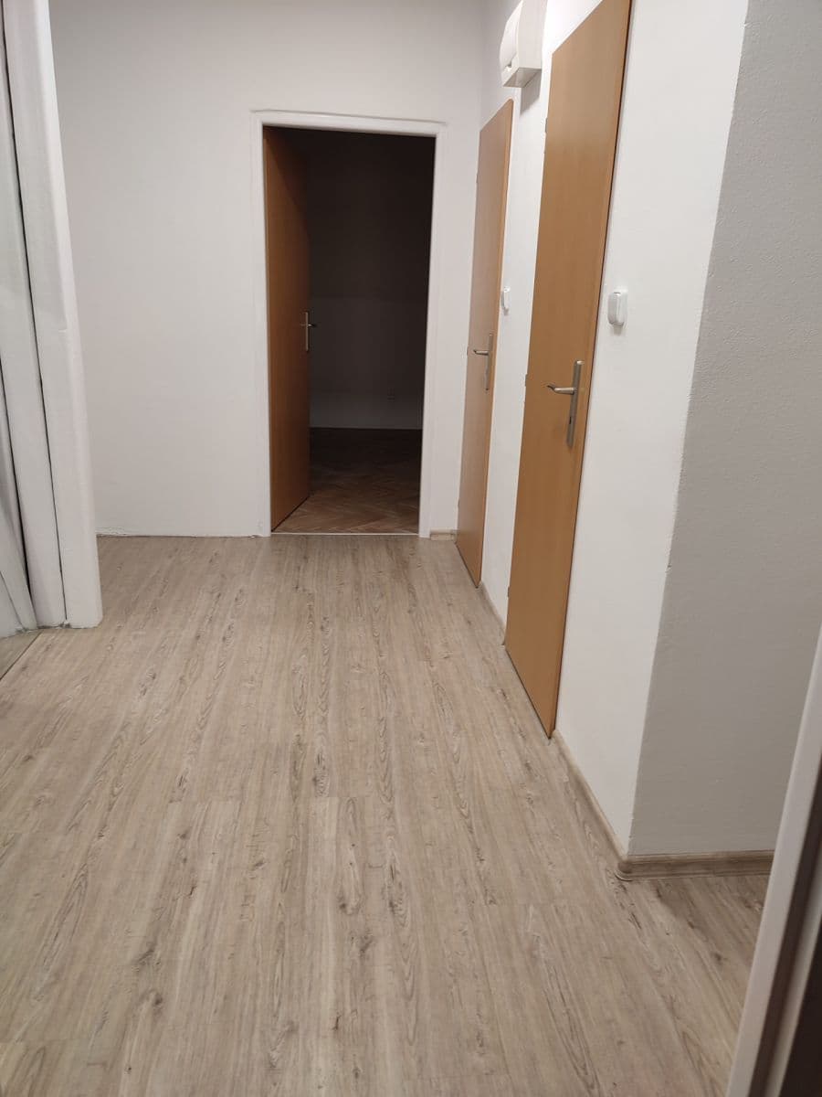 Prenájom bytu 2-izbový 54 m², Tyršova, Zlín, Zlínský kraj Prenájom bytu 2-izbový 54 m², Tyršova, Zlín, Zlínský kraj