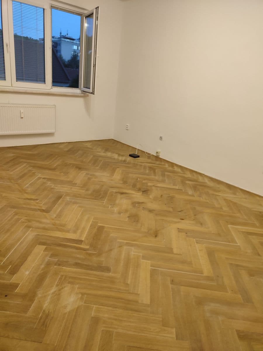 Prenájom bytu 2-izbový 54 m², Tyršova, Zlín, Zlínský kraj Prenájom bytu 2-izbový 54 m², Tyršova, Zlín, Zlínský kraj
