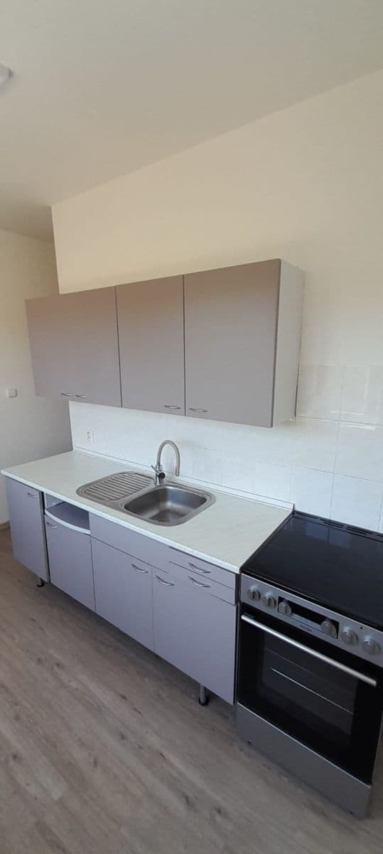 Prenájom bytu 2-izbový 54 m², Tyršova, Zlín, Zlínský kraj Prenájom bytu 2-izbový 54 m², Tyršova, Zlín, Zlínský kraj