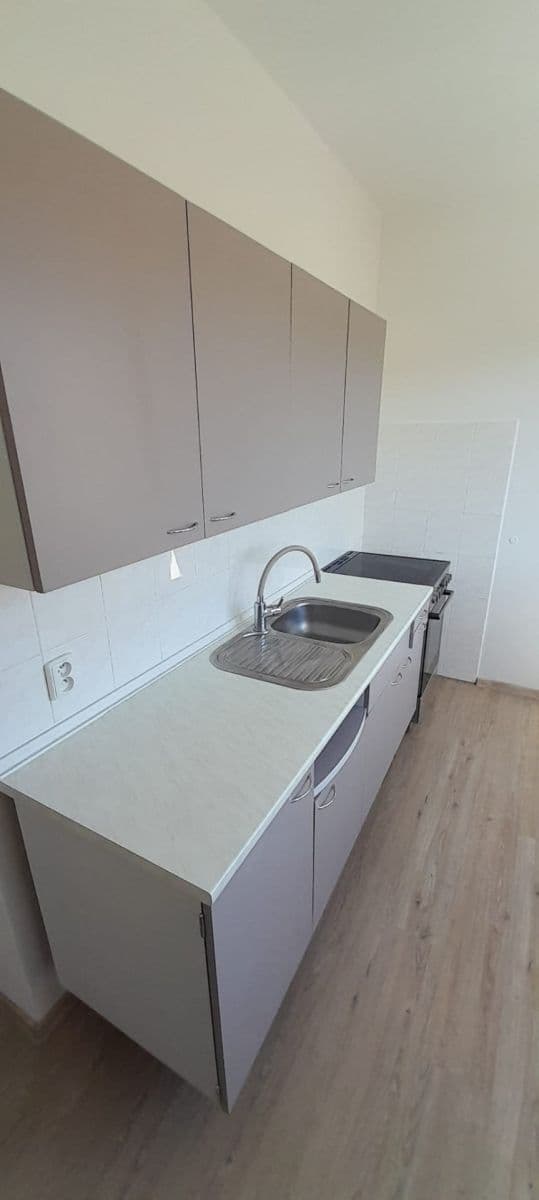 Prenájom bytu 2-izbový 54 m², Tyršova, Zlín, Zlínský kraj Prenájom bytu 2-izbový 54 m², Tyršova, Zlín, Zlínský kraj