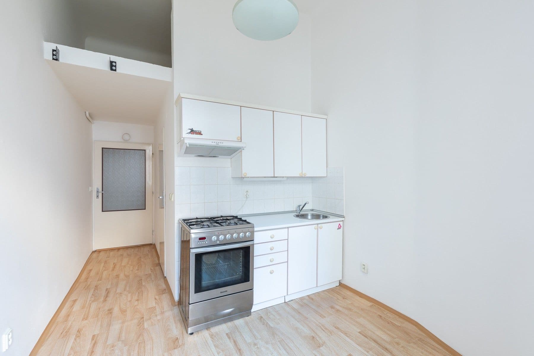 Prenájom bytu 1-izbový 40 m², Mahenova, Praha, Praha Prenájom bytu 1-izbový 40 m², Mahenova, Praha, Praha