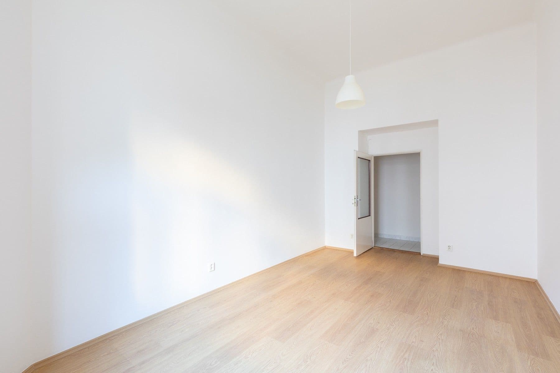 Prenájom bytu 1-izbový 40 m², Mahenova, Praha, Praha Prenájom bytu 1-izbový 40 m², Mahenova, Praha, Praha