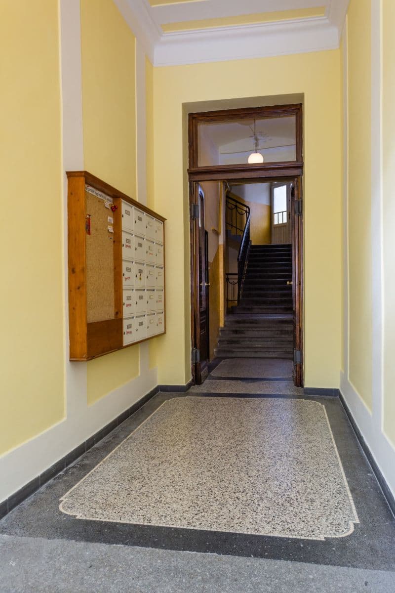 Prenájom bytu 1-izbový 40 m², Mahenova, Praha, Praha Prenájom bytu 1-izbový 40 m², Mahenova, Praha, Praha