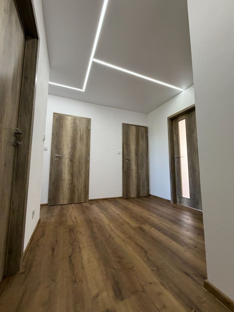 Prenájom bytu 3-izbový 73 m², K Hájku, Frýdek-Místek, Moravskoslezský kraj Prenájom bytu 3-izbový 73 m², K Hájku, Frýdek-Místek, Moravskoslezský kraj