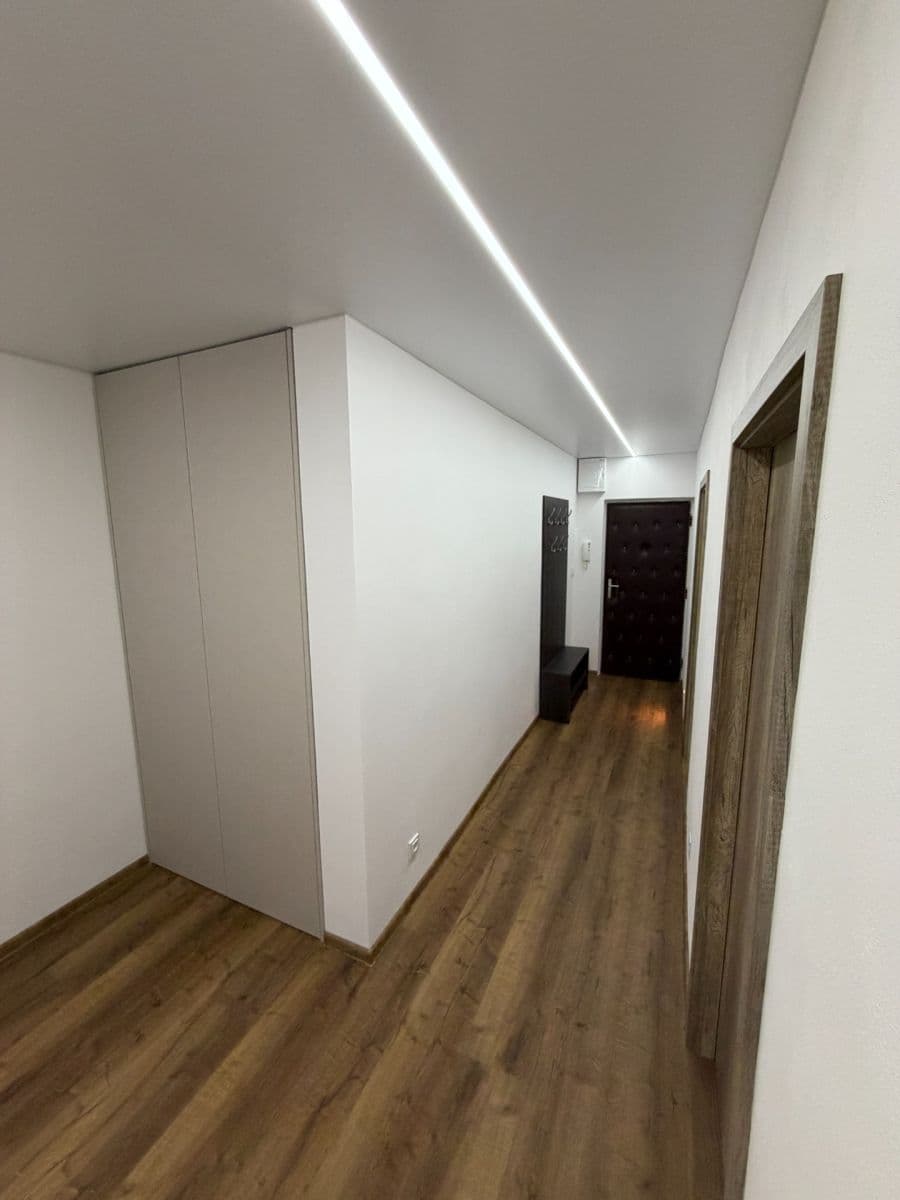 Prenájom bytu 3-izbový 73 m², K Hájku, Frýdek-Místek, Moravskoslezský kraj Prenájom bytu 3-izbový 73 m², K Hájku, Frýdek-Místek, Moravskoslezský kraj