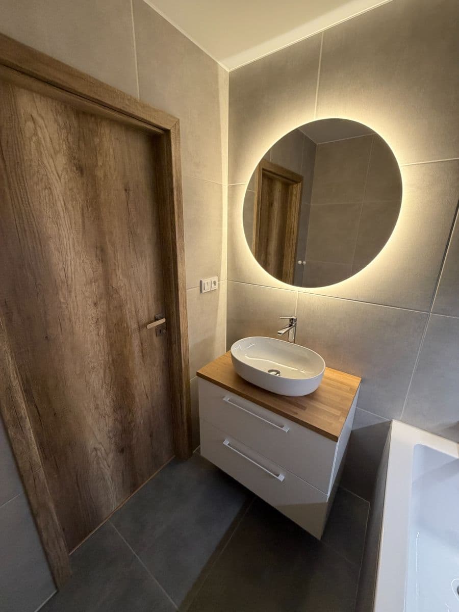 Prenájom bytu 3-izbový 73 m², K Hájku, Frýdek-Místek, Moravskoslezský kraj Prenájom bytu 3-izbový 73 m², K Hájku, Frýdek-Místek, Moravskoslezský kraj