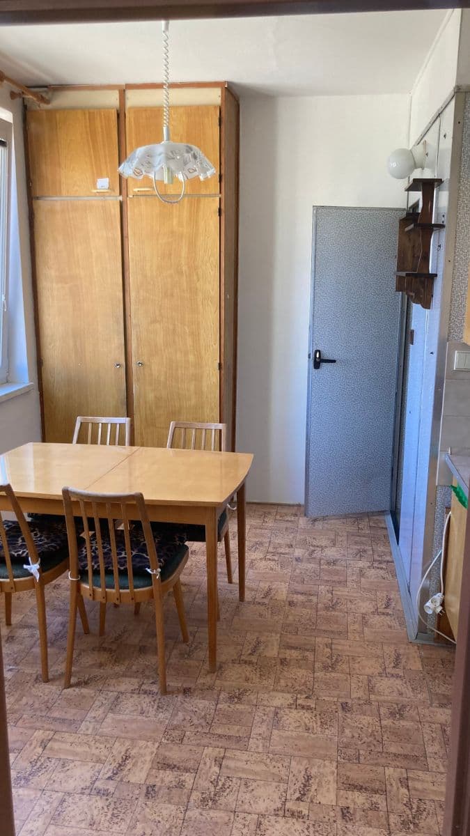 Prenájom bytu 3-izbový 64 m², sídliště Vajgar, Jindřichův Hradec, Jihočeský kraj Prenájom bytu 3-izbový 64 m², sídliště Vajgar, Jindřichův Hradec, Jihočeský kraj