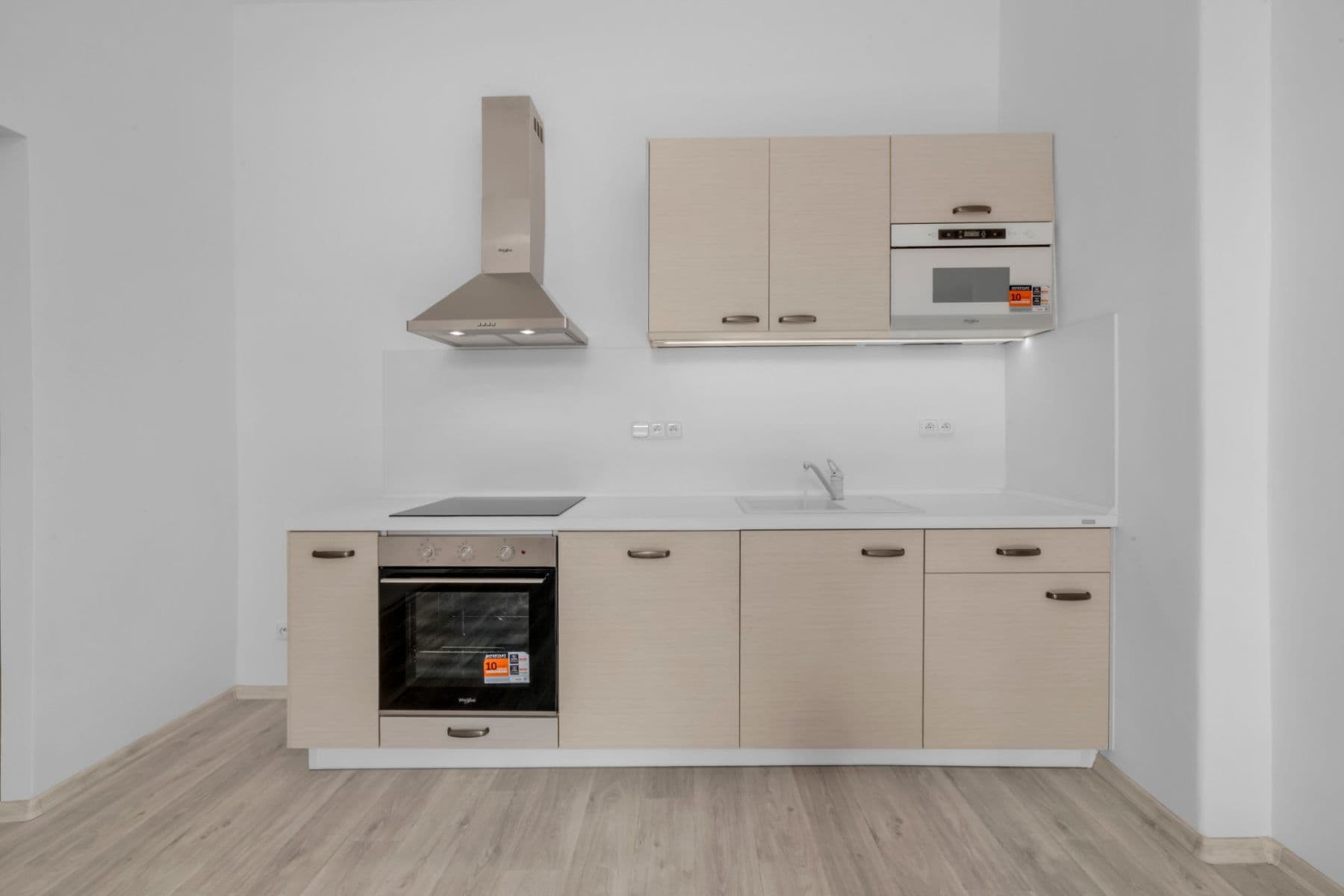 Predaj bytu 3-izbový 68 m², Jungmannova, Jablonec nad Nisou, Liberecký kraj Predaj bytu 3-izbový 68 m², Jungmannova, Jablonec nad Nisou, Liberecký kraj