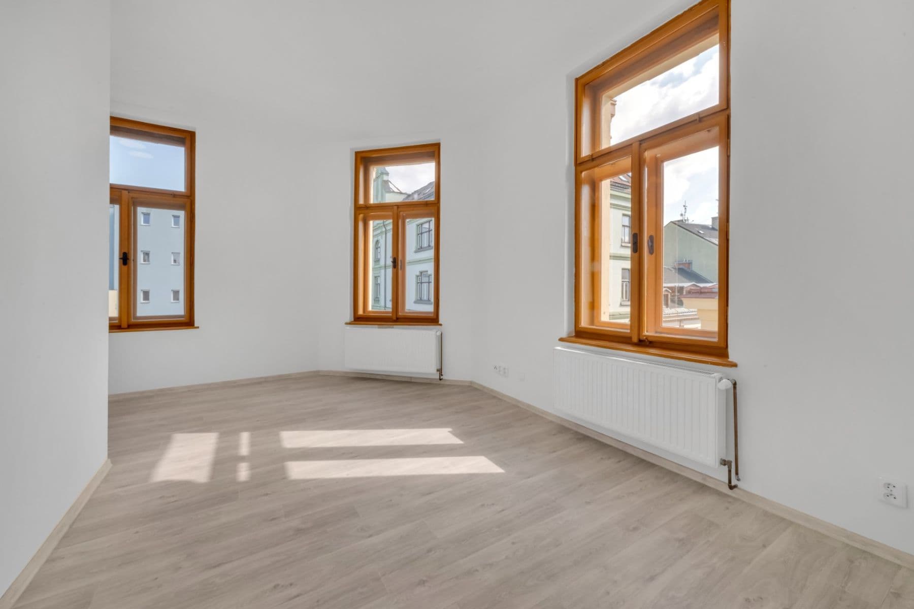 Predaj bytu 3-izbový 68 m², Jungmannova, Jablonec nad Nisou, Liberecký kraj Predaj bytu 3-izbový 68 m², Jungmannova, Jablonec nad Nisou, Liberecký kraj