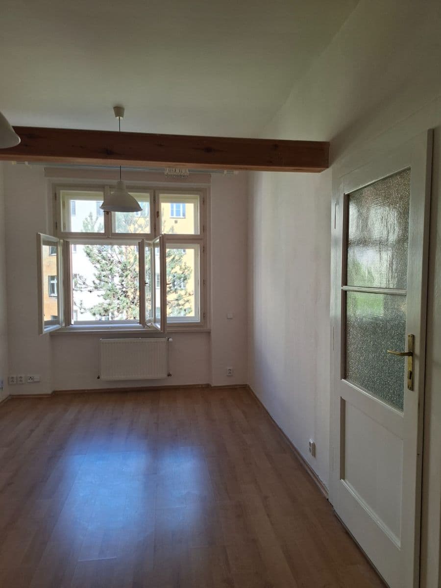 Prenájom bytu 2-izbový 46 m², Holandská, Praha, Praha Prenájom bytu 2-izbový 46 m², Holandská, Praha, Praha