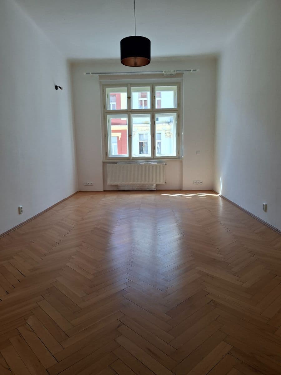 Prenájom bytu 2-izbový 46 m², Holandská, Praha, Praha Prenájom bytu 2-izbový 46 m², Holandská, Praha, Praha