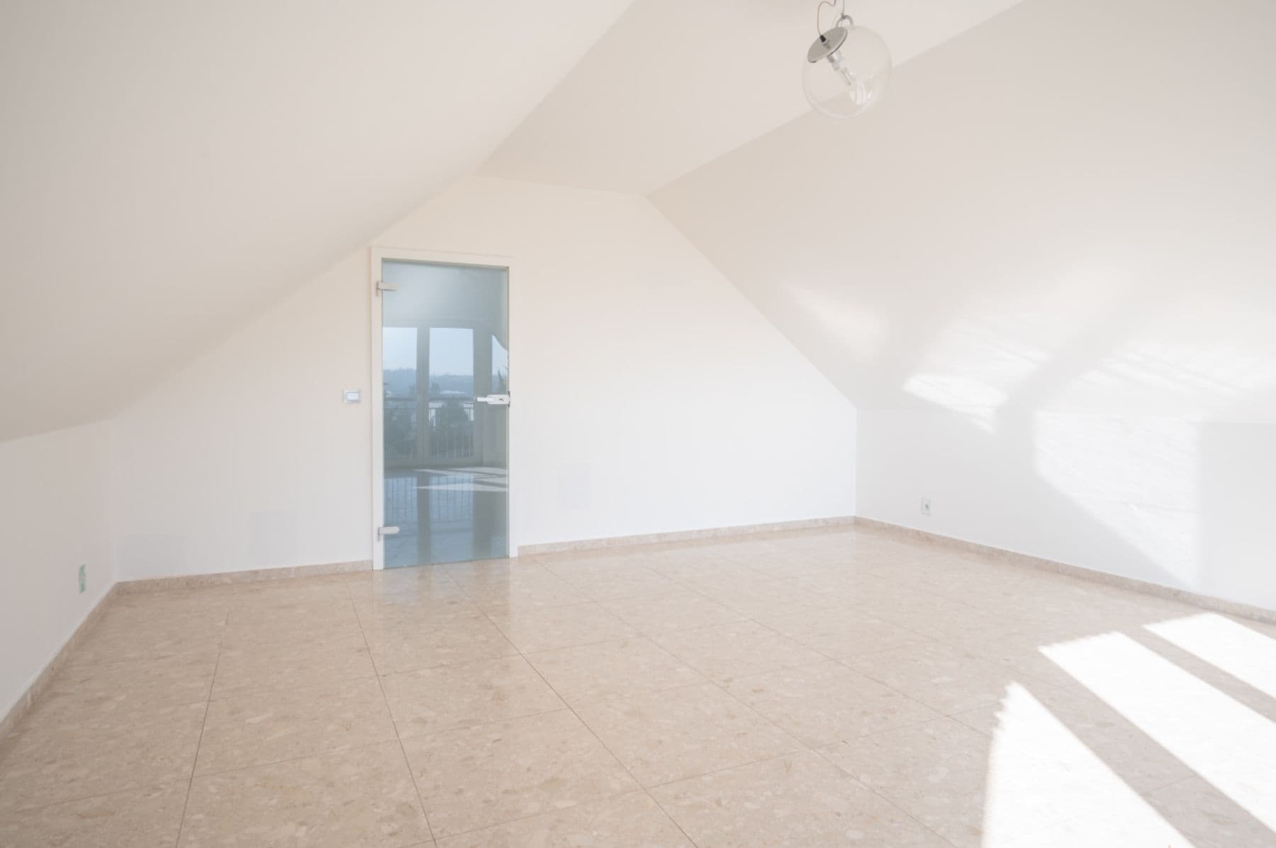 Predaj bytu 3-izbový 134 m², Dělnická, Dolní Břežany, Středočeský kraj Predaj bytu 3-izbový 134 m², Dělnická, Dolní Břežany, Středočeský kraj