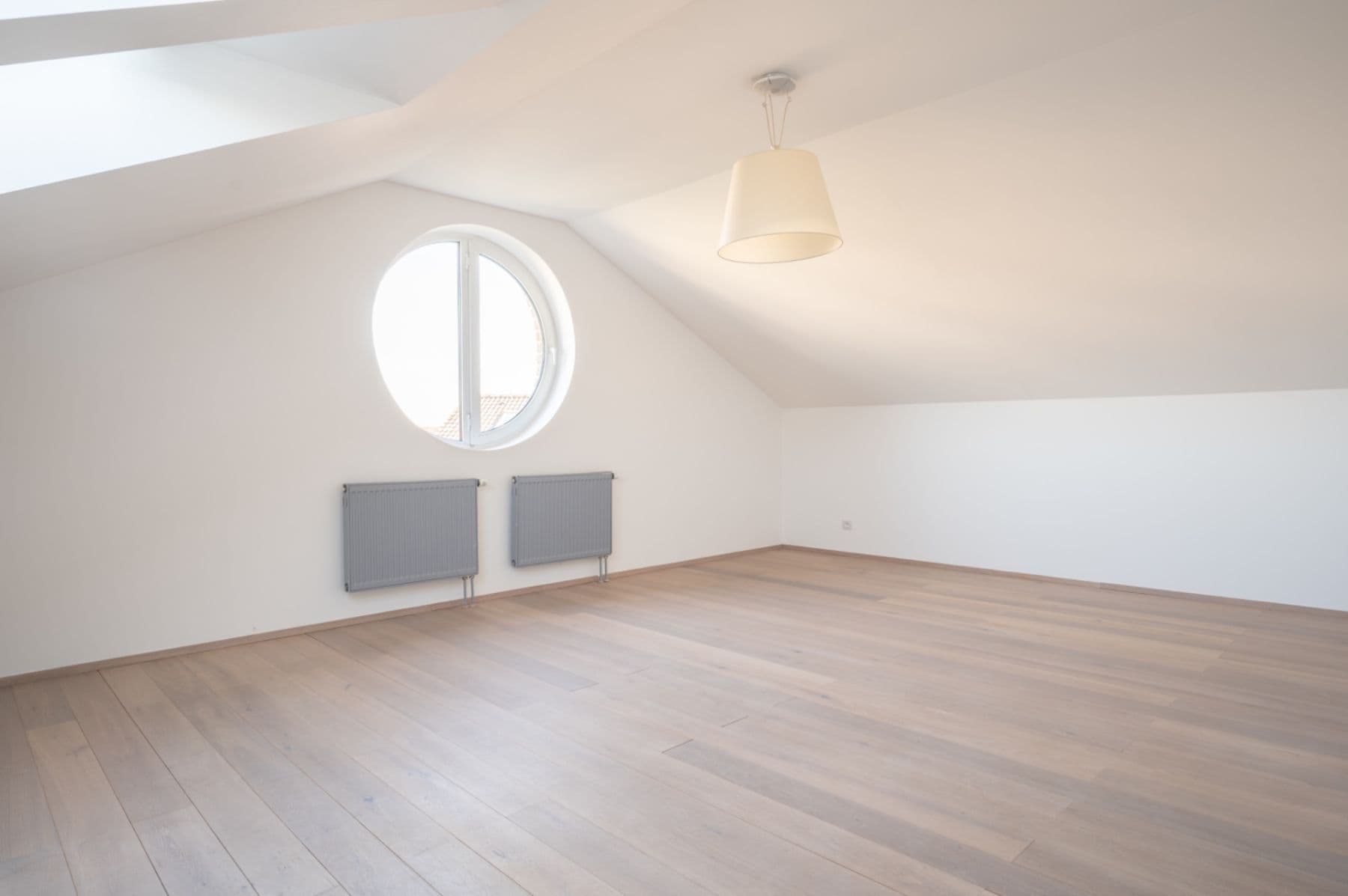 Predaj bytu 3-izbový 134 m², Dělnická, Dolní Břežany, Středočeský kraj Predaj bytu 3-izbový 134 m², Dělnická, Dolní Břežany, Středočeský kraj