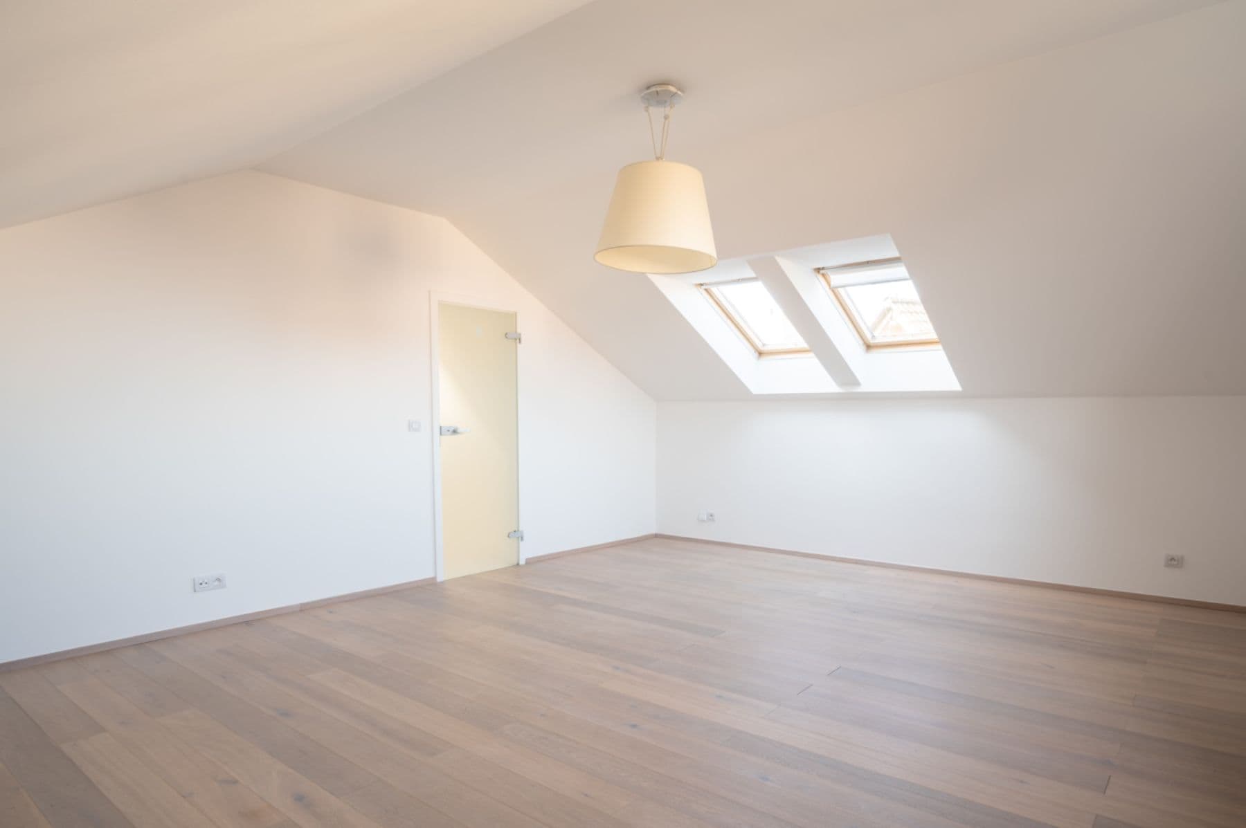 Predaj bytu 3-izbový 134 m², Dělnická, Dolní Břežany, Středočeský kraj Predaj bytu 3-izbový 134 m², Dělnická, Dolní Břežany, Středočeský kraj