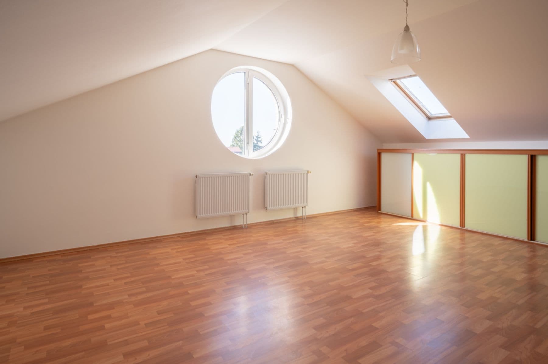 Predaj bytu 3-izbový 134 m², Dělnická, Dolní Břežany, Středočeský kraj Predaj bytu 3-izbový 134 m², Dělnická, Dolní Břežany, Středočeský kraj