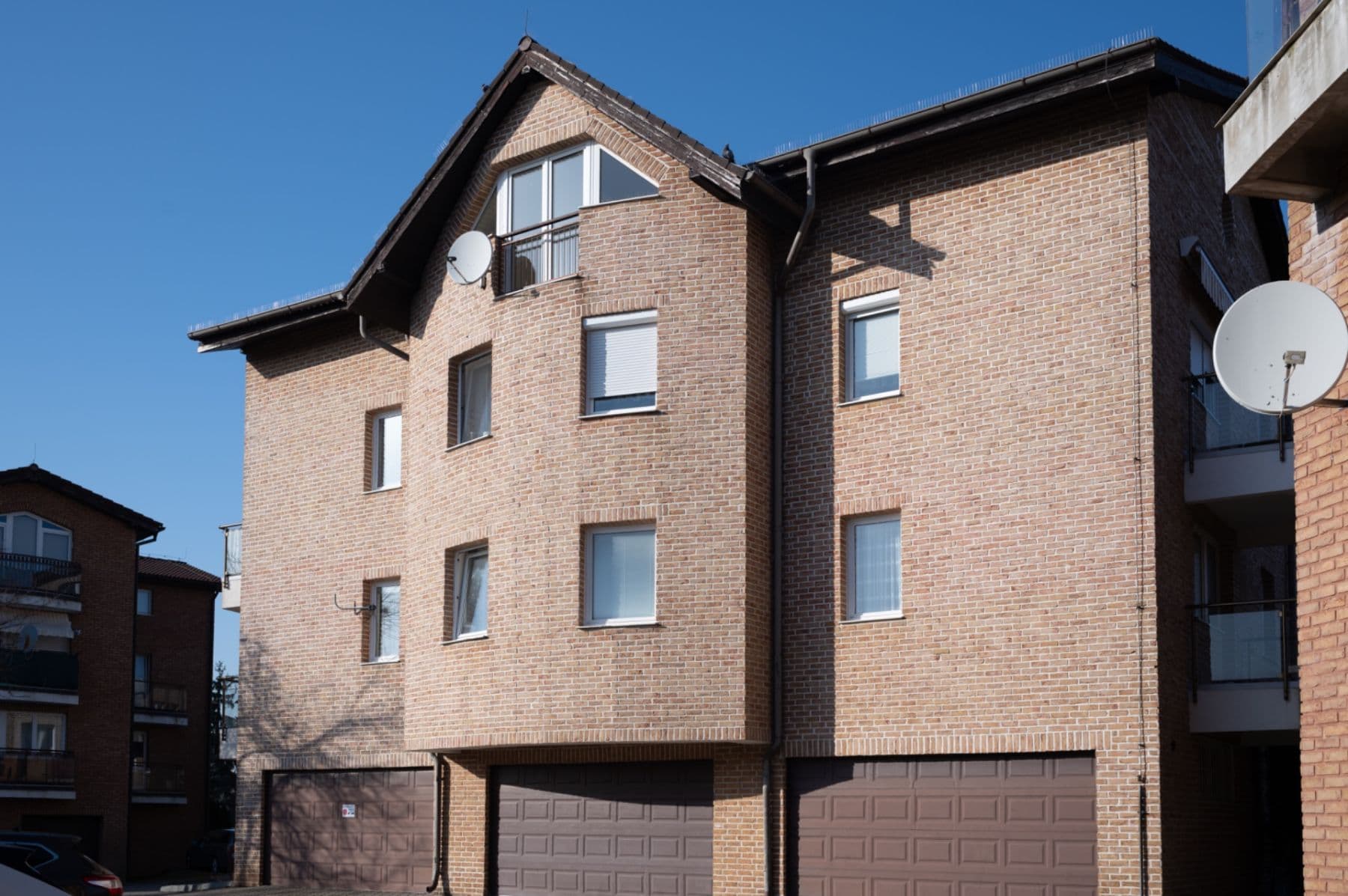 Predaj bytu 3-izbový 134 m², Dělnická, Dolní Břežany, Středočeský kraj Predaj bytu 3-izbový 134 m², Dělnická, Dolní Břežany, Středočeský kraj